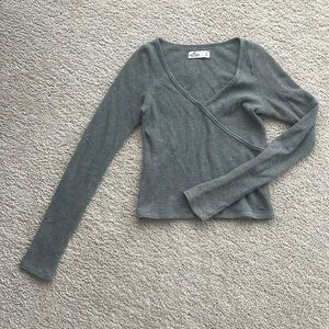 Hollister long-sleeve tee size S